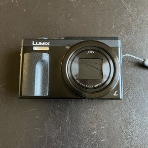 Panasonic lumix dc zs70 camera